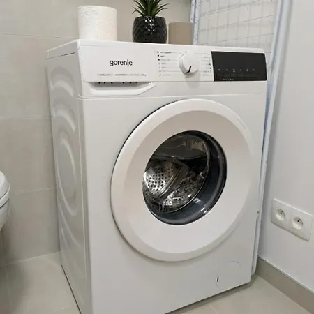 Bratislava, Sadba Family Apartment, Balcony, Free Parking, Airport 1Km, Old Town 8Km