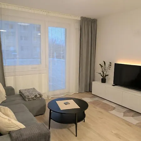 Apartment Sadba Apartment, 1-4 Guests, Free Parking & Wifi, 15 Min From Downtown