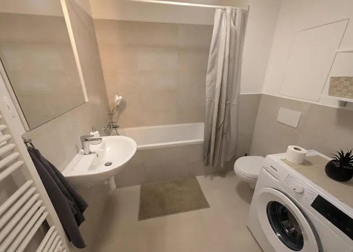 Bratislava, Sadba Family Apartment, Balcony, Free Parking, Airport 1Km, Old Town 8Km Апартаменты