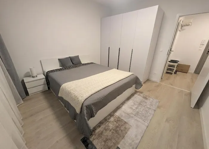 Bratislava, Sadba Family Apartment, Balcony, Free Parking, Airport 1km, Old Town 8km Apartament Bratysława