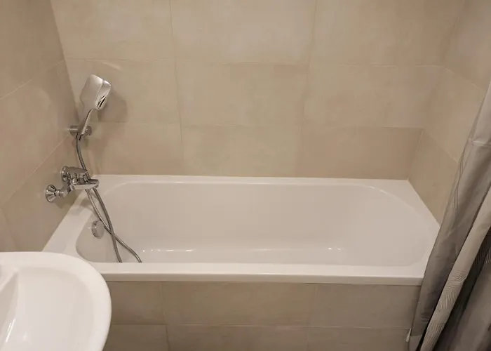 Bratislava, Sadba Family Apartment, Balcony, Free Parking, Airport 1km, Old Town 8km