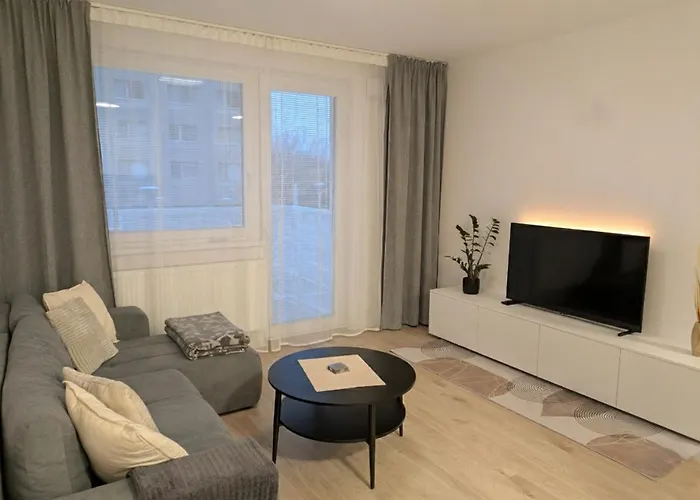 Lägenhet Bratislava, Sadba Family Apartment, Balcony, Free Parking, Airport 1km, Old Town 8km