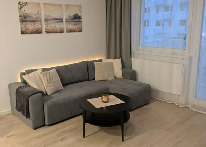Bratislava, Sadba Family Apartment, Balcony, Free Parking, Airport 1km, Old Town 8km Bratislava